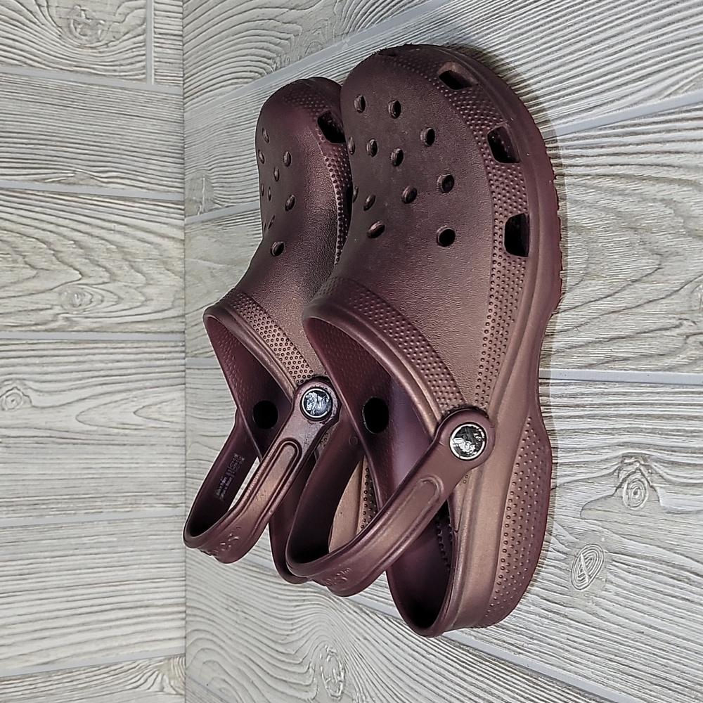 CROCS Metallic Cooper Brown Clogs, M7, W9